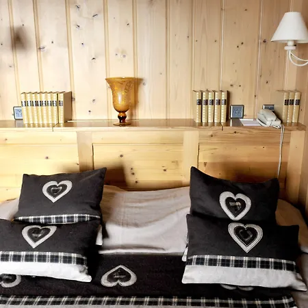 酒店 阿德里安酒店 韦尔比耶